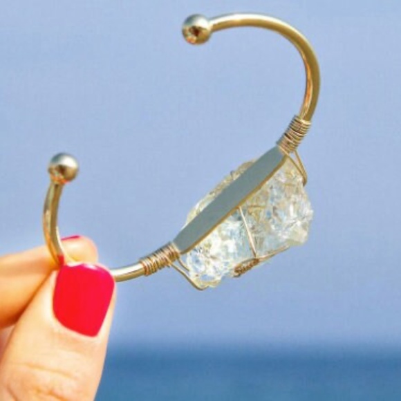 Raw White Crystal Adjustable Cuff Bracelet – Copper/Gold-Plated Natural Stone - Picture 2 of 3